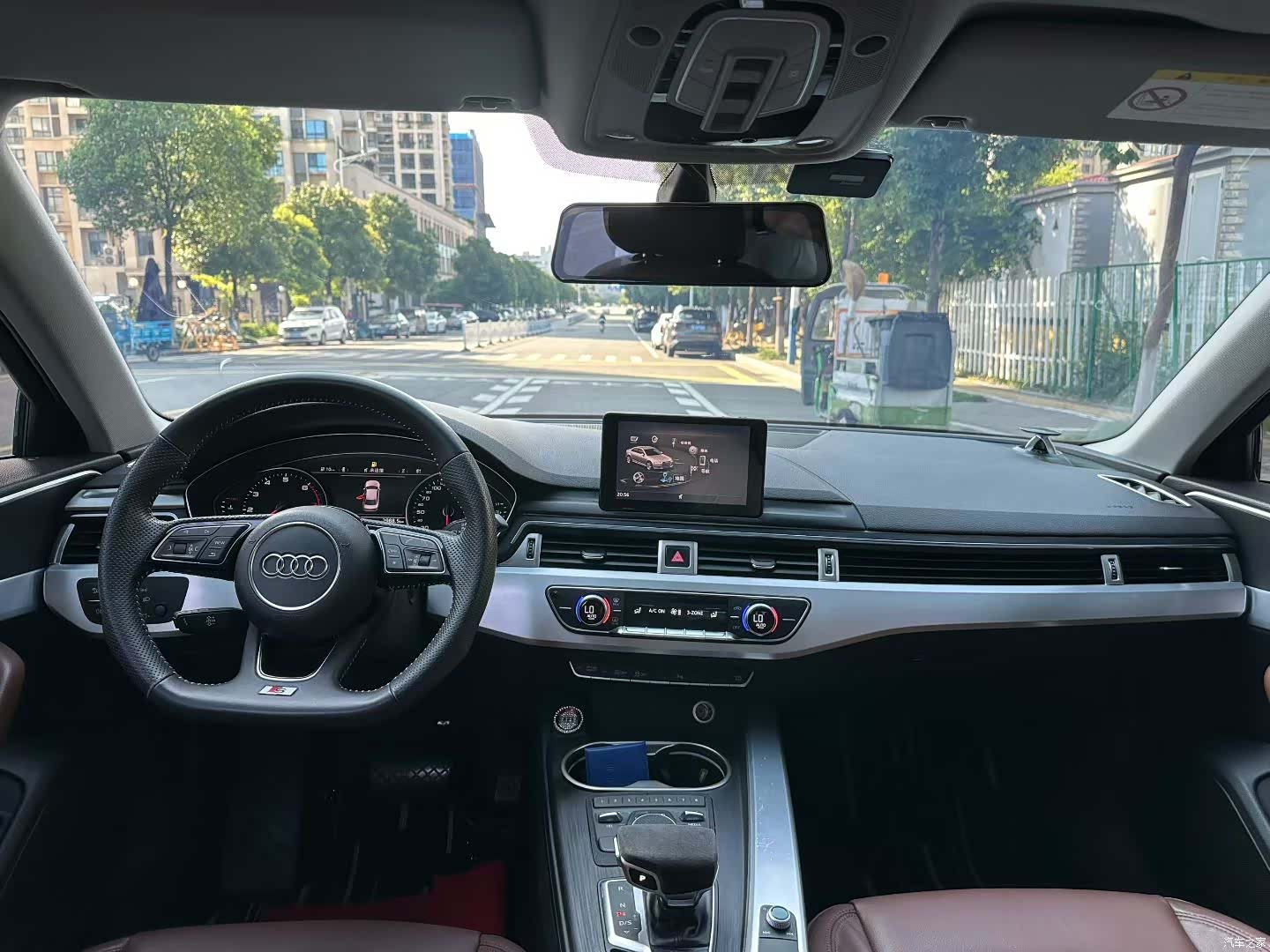Audi A4L, 2017 все фото
