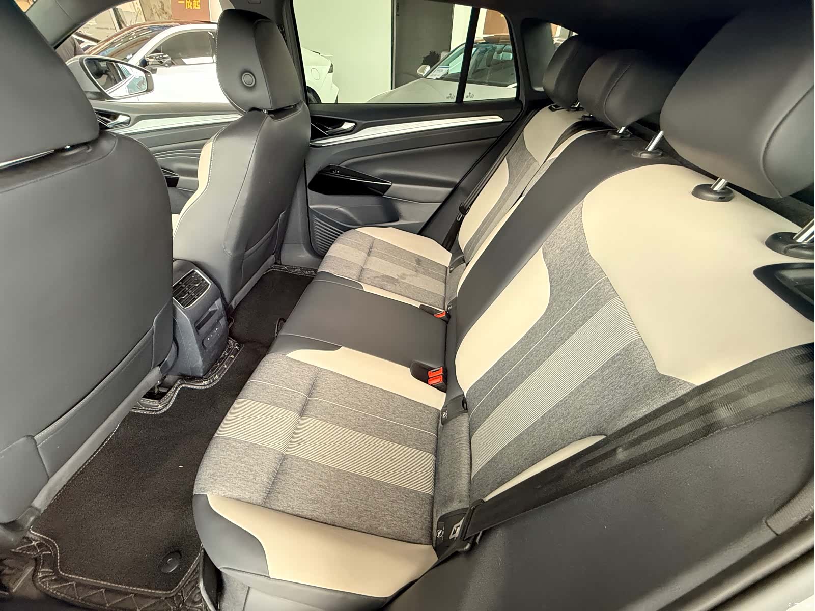 Volkswagen ID.4, 2022 9
