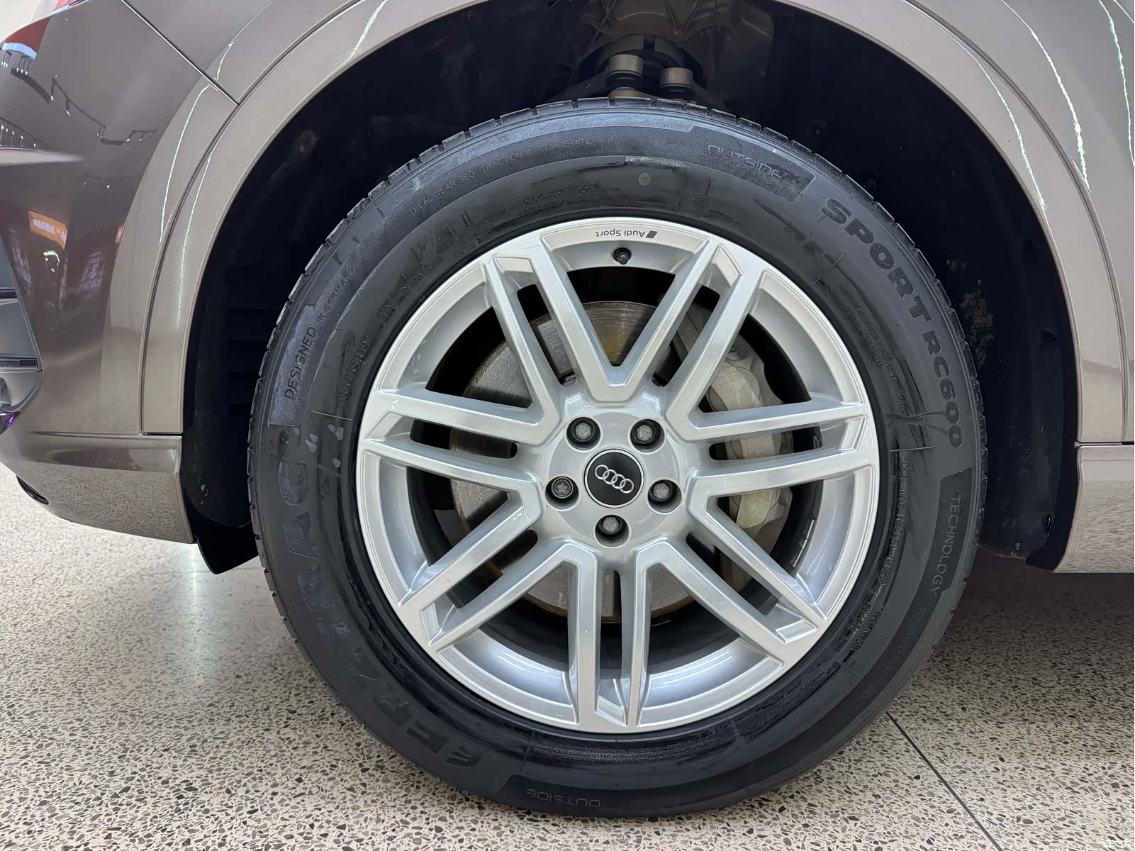 Audi Q7, 2019 8