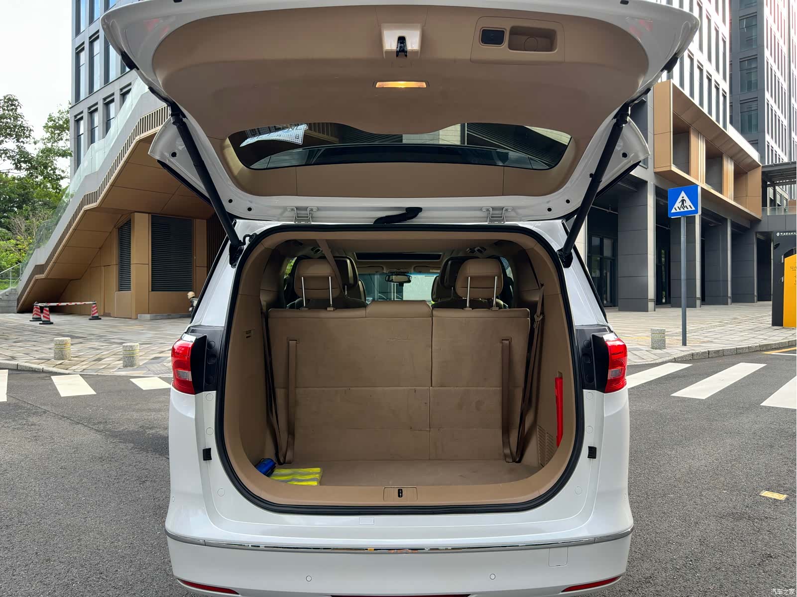 Buick GL8, 2019 28