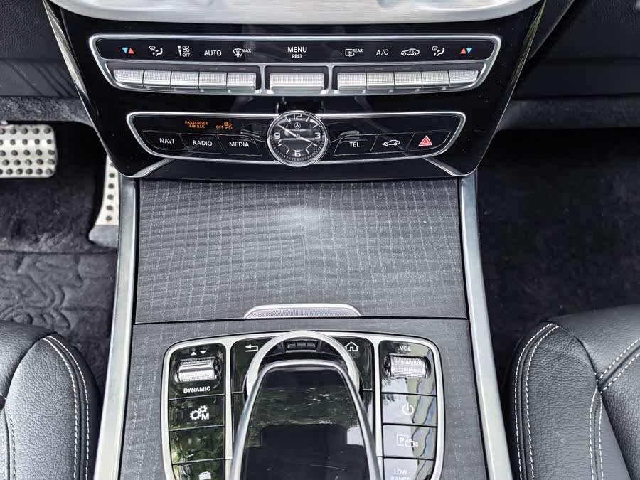 Mercedes-Benz G-Class 2024, фото 19