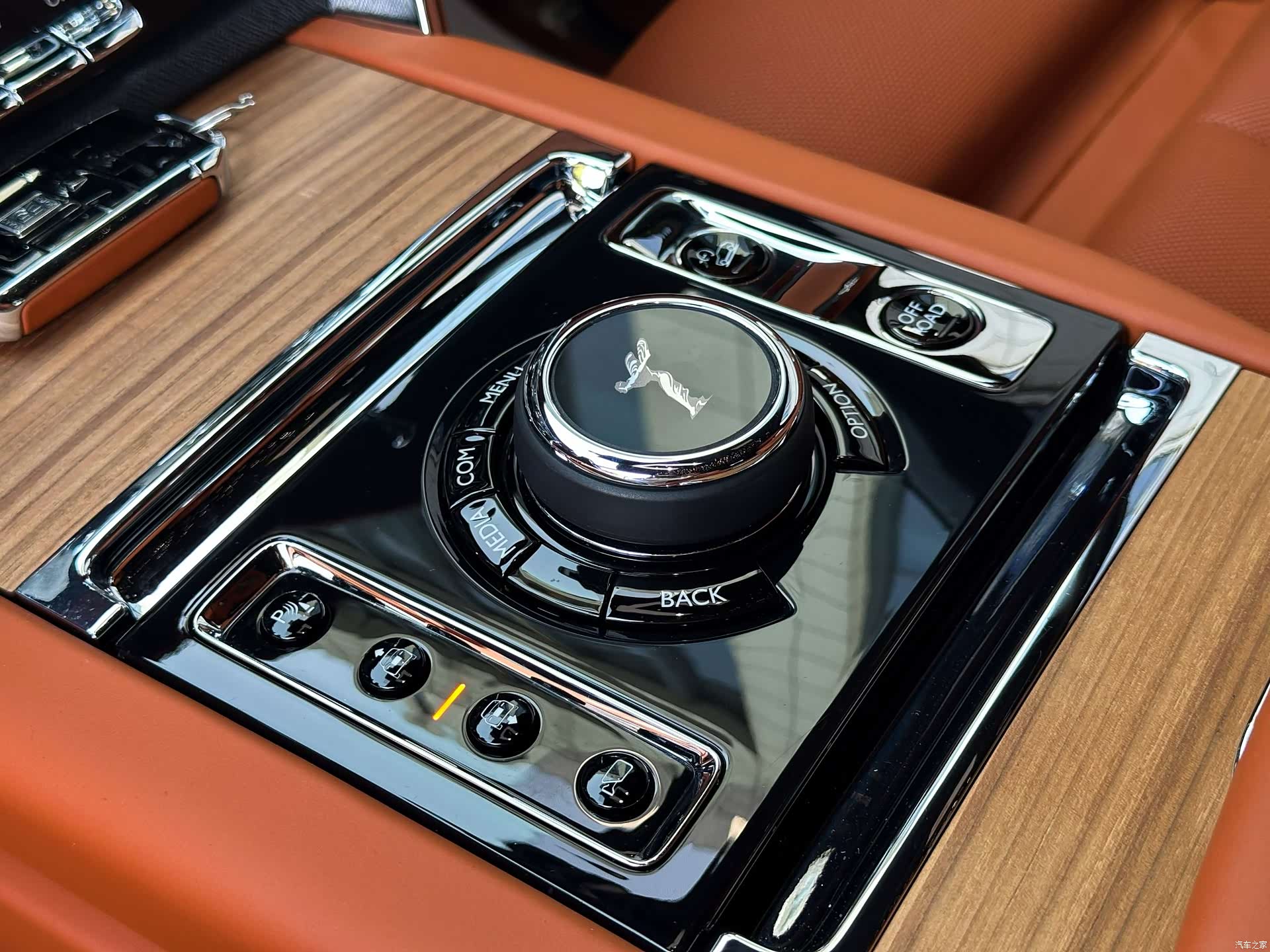 Rolls-Royce Cullinan, 2025 25