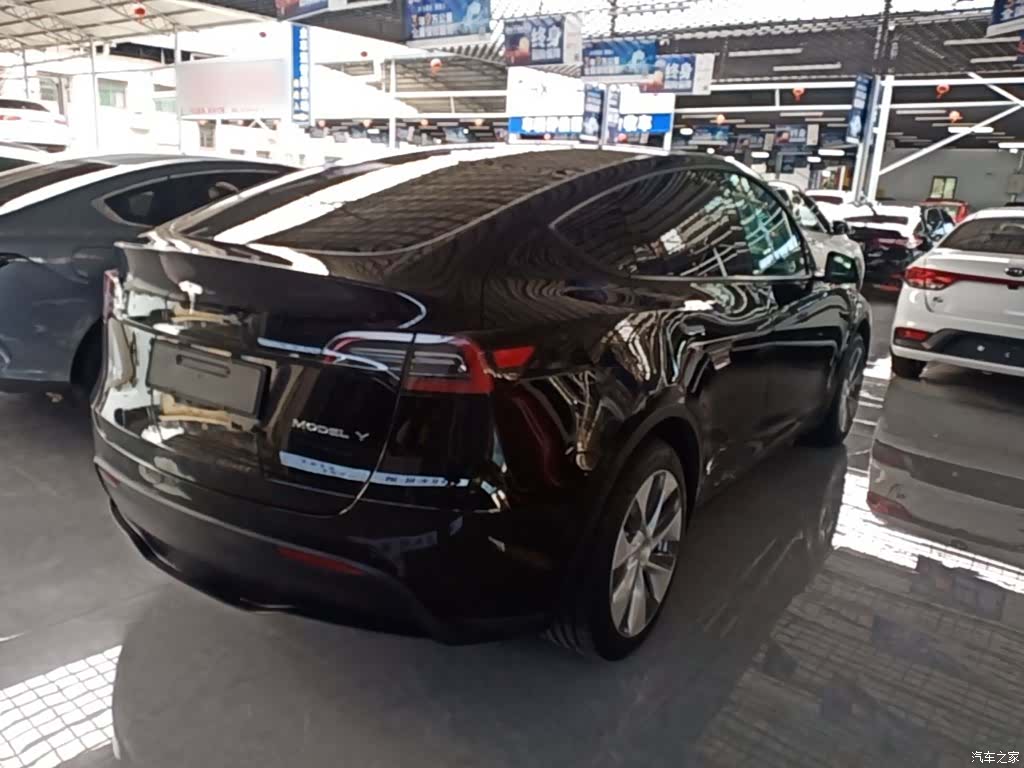Tesla Model Y, 2023 7
