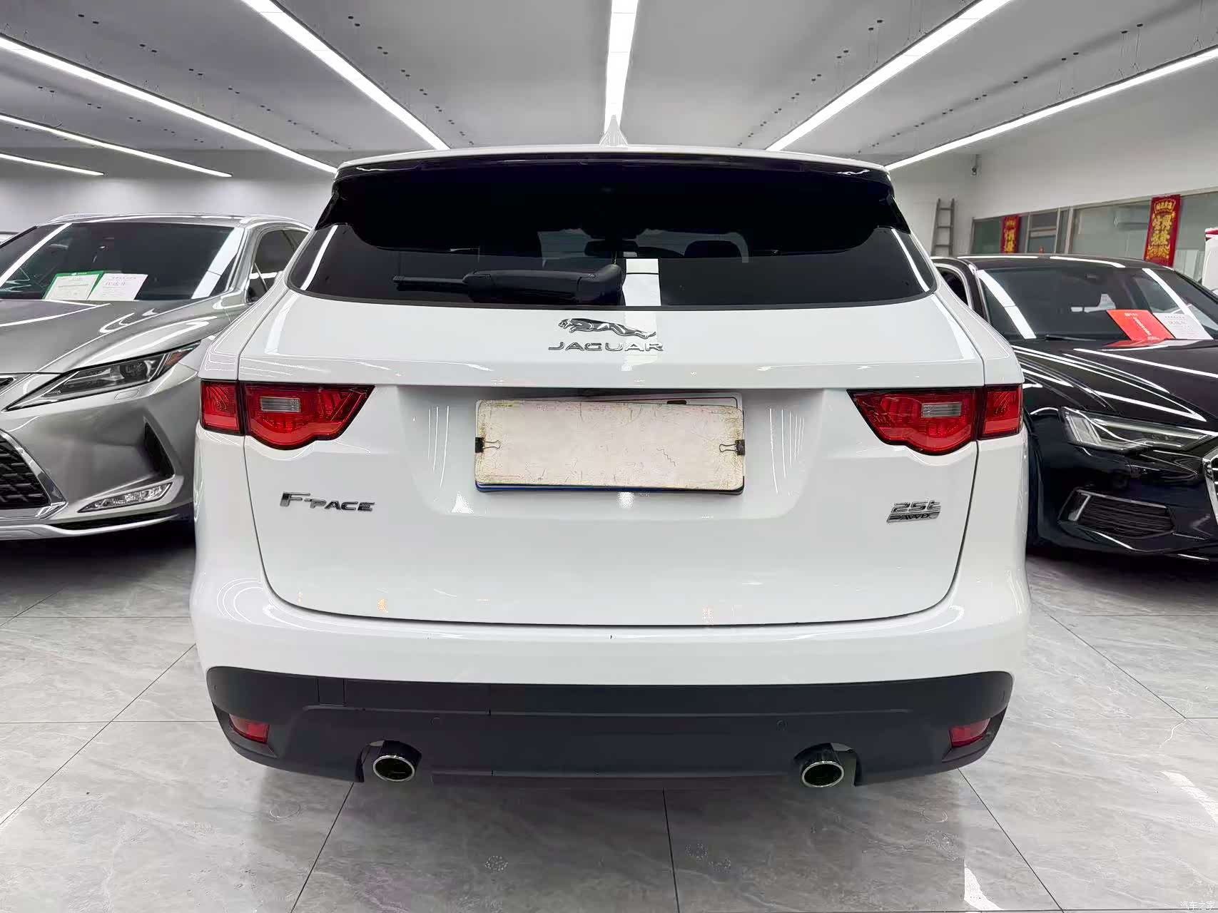 Jaguar F-PACE, 2018 все фото