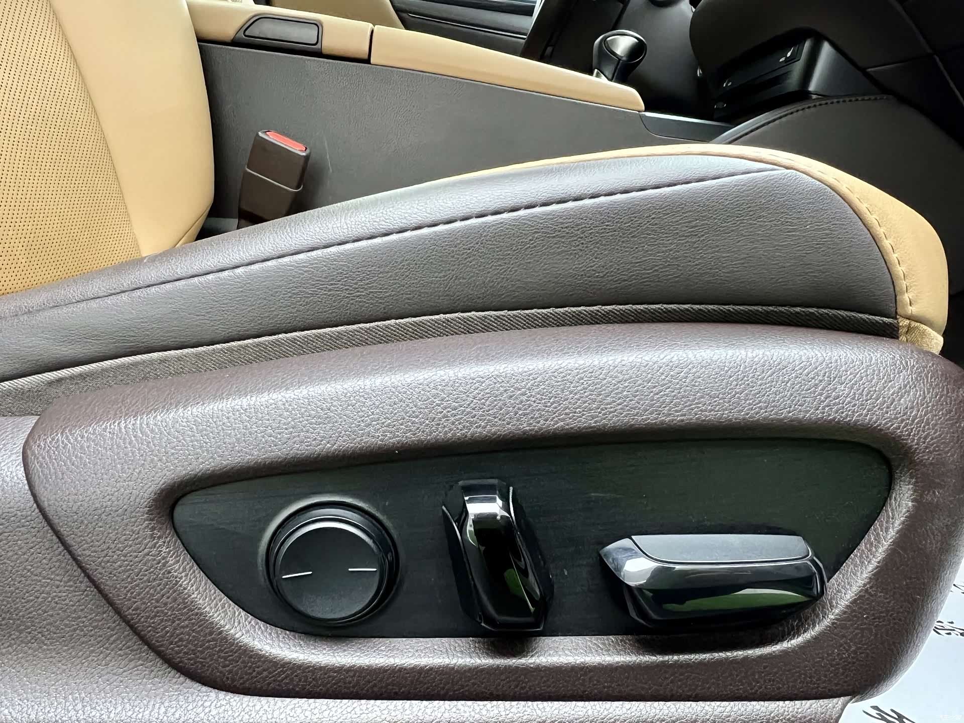 Lexus ES, 2018 12