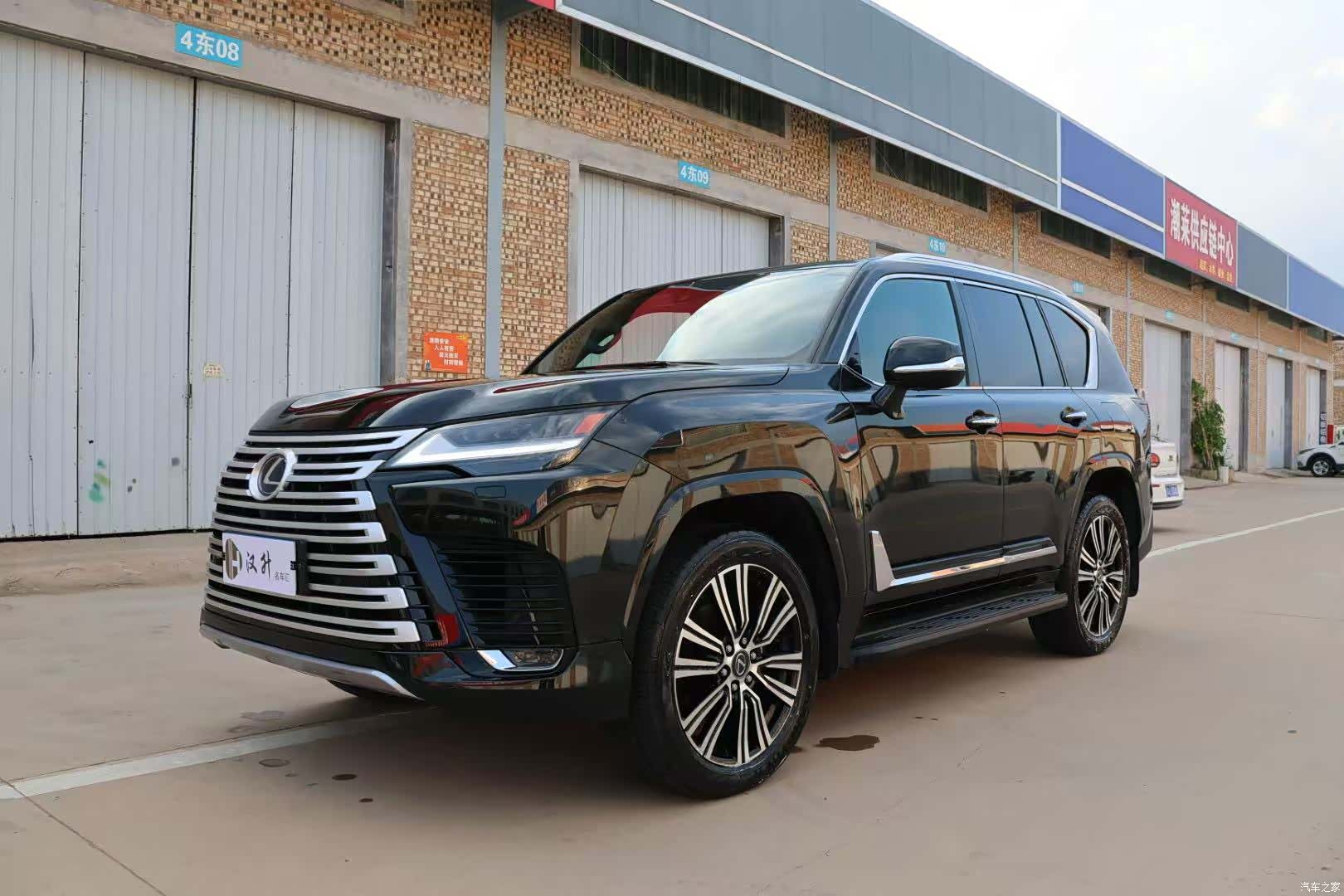 Lexus LX