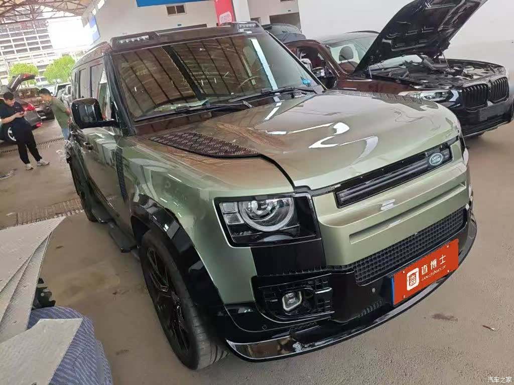 Land Rover Defender