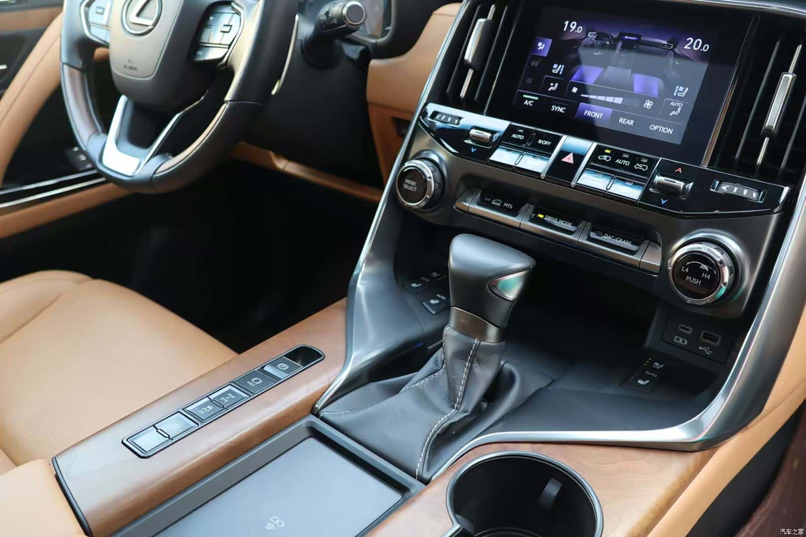 Lexus LX, 2025 19