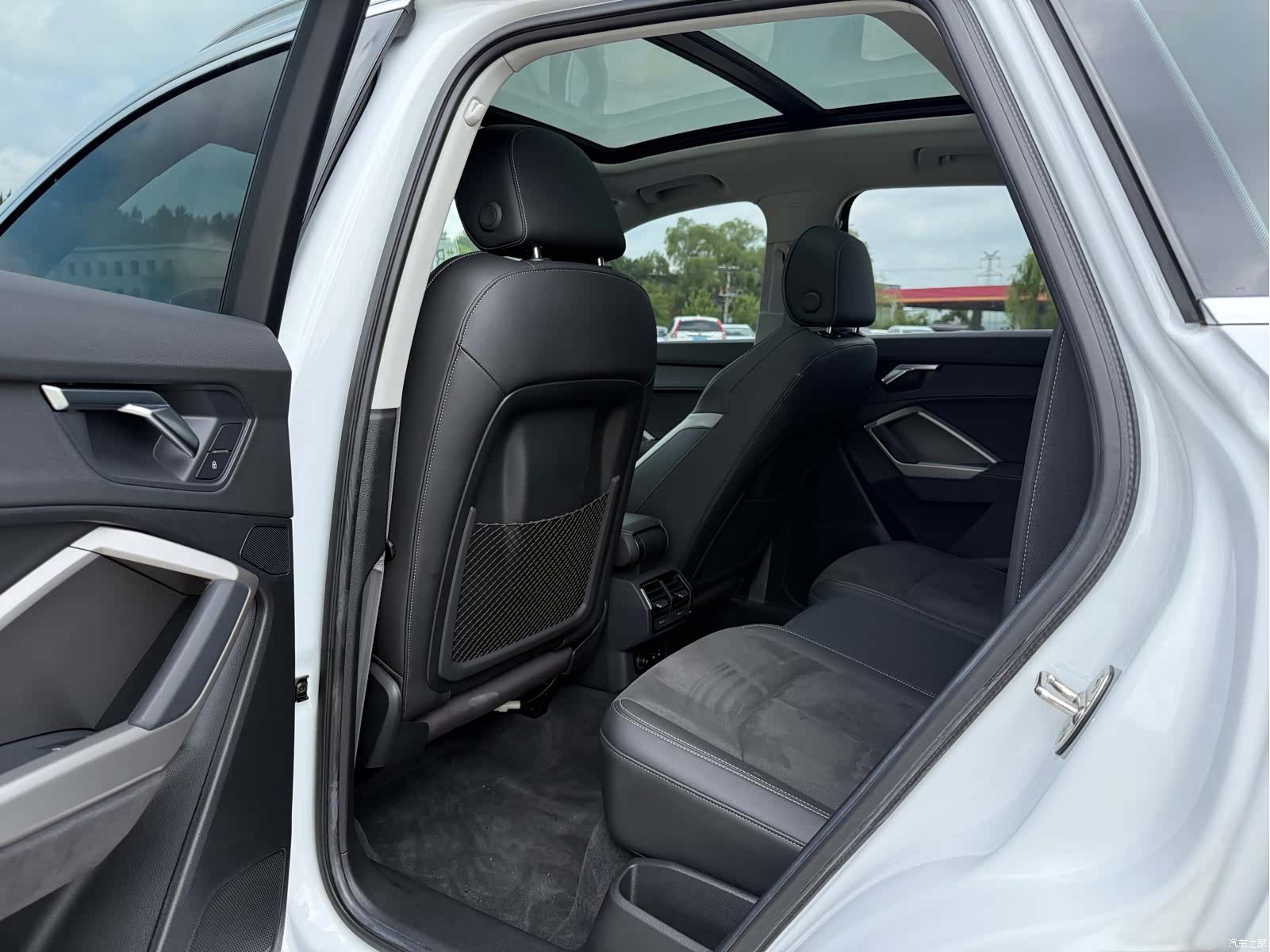 Audi Q3, 2022 10