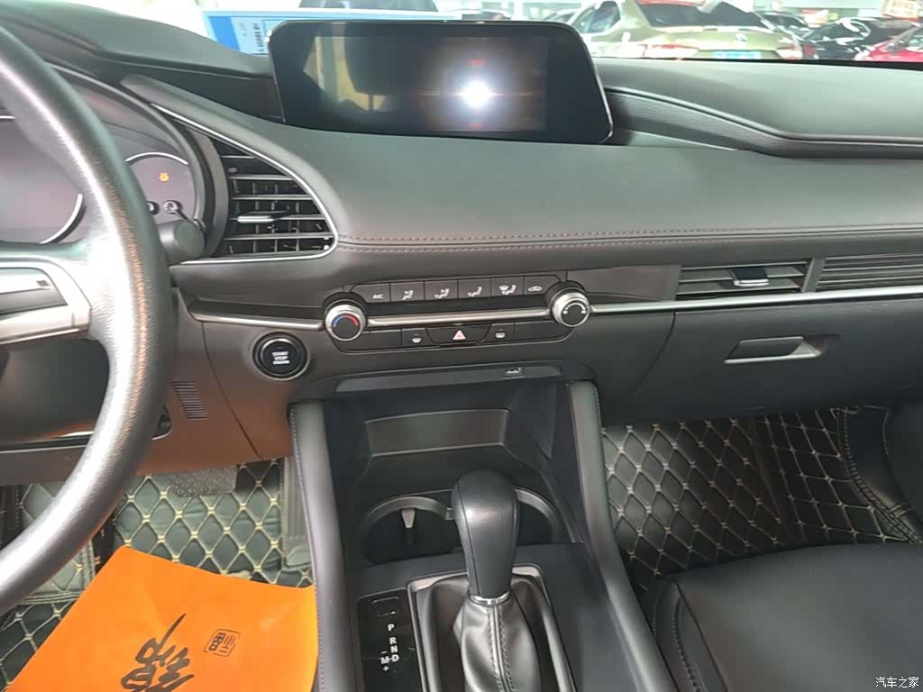 Mazda Mazda3, 2022 13