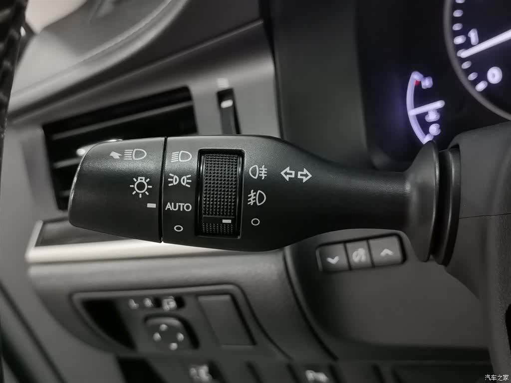 Lexus ES, 2012 21