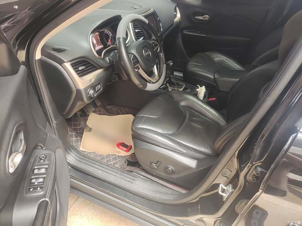 Jeep Cherokee, 2017 16