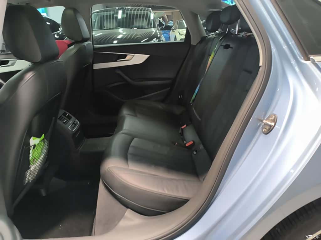 Audi A4L, 2018 17