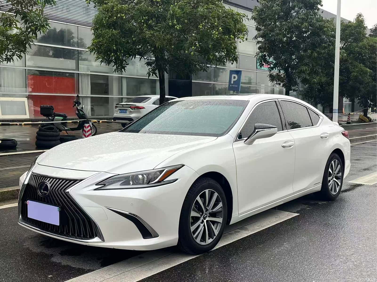 Lexus ES, 2021 1