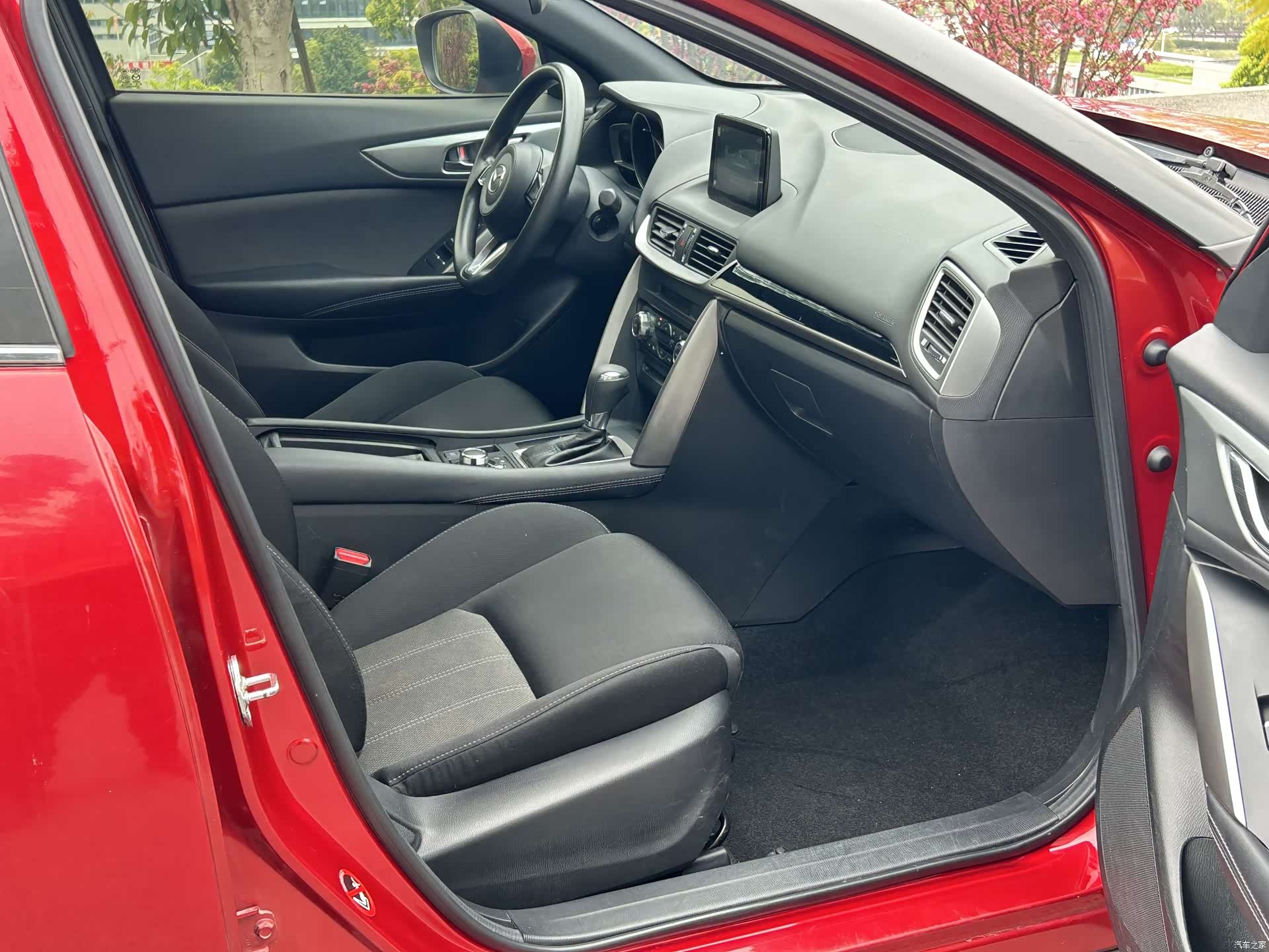 Mazda CX-4, 2019 13