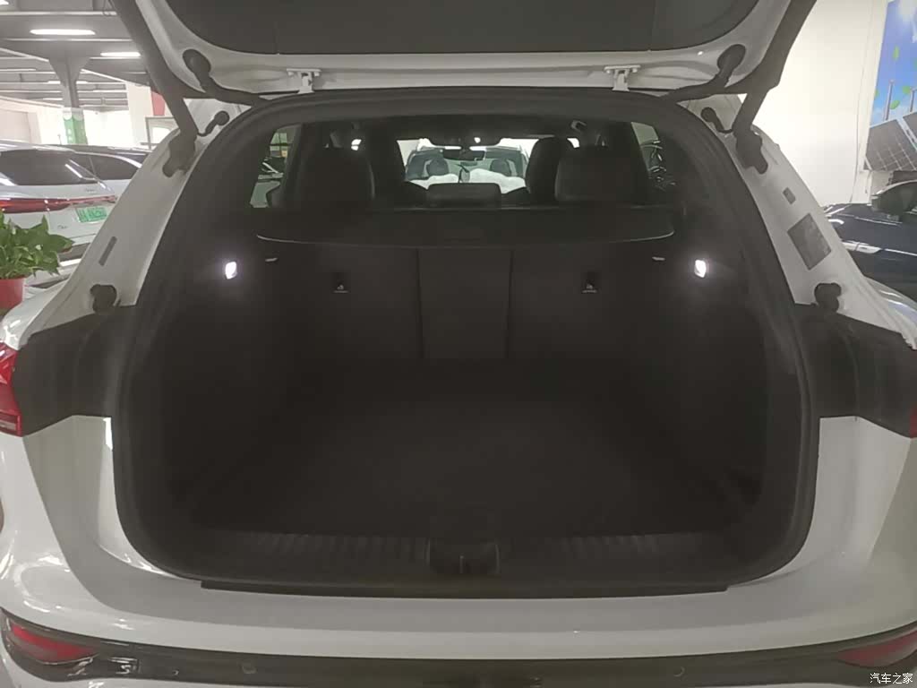 Audi e-tron, 2025 15