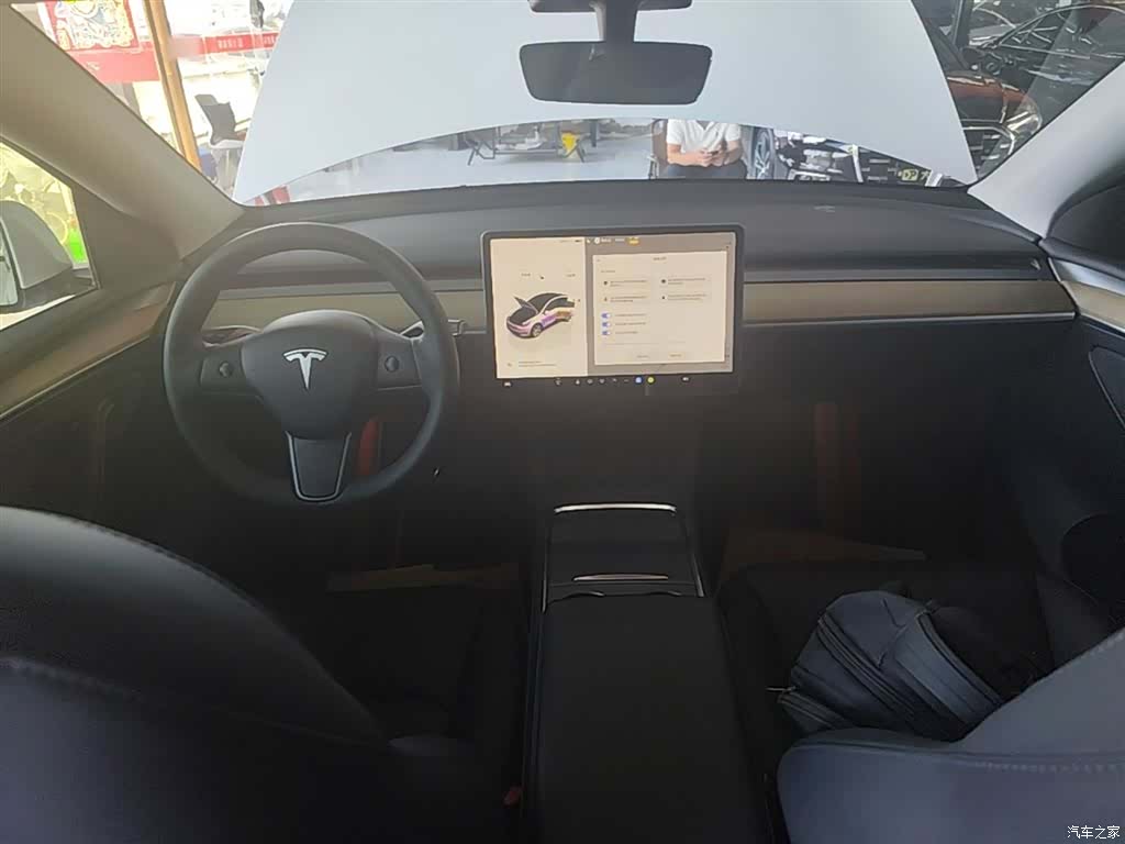 Tesla Model Y, 2022 10