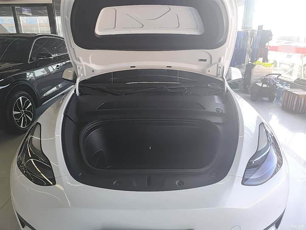 Tesla Model Y, 2022 20
