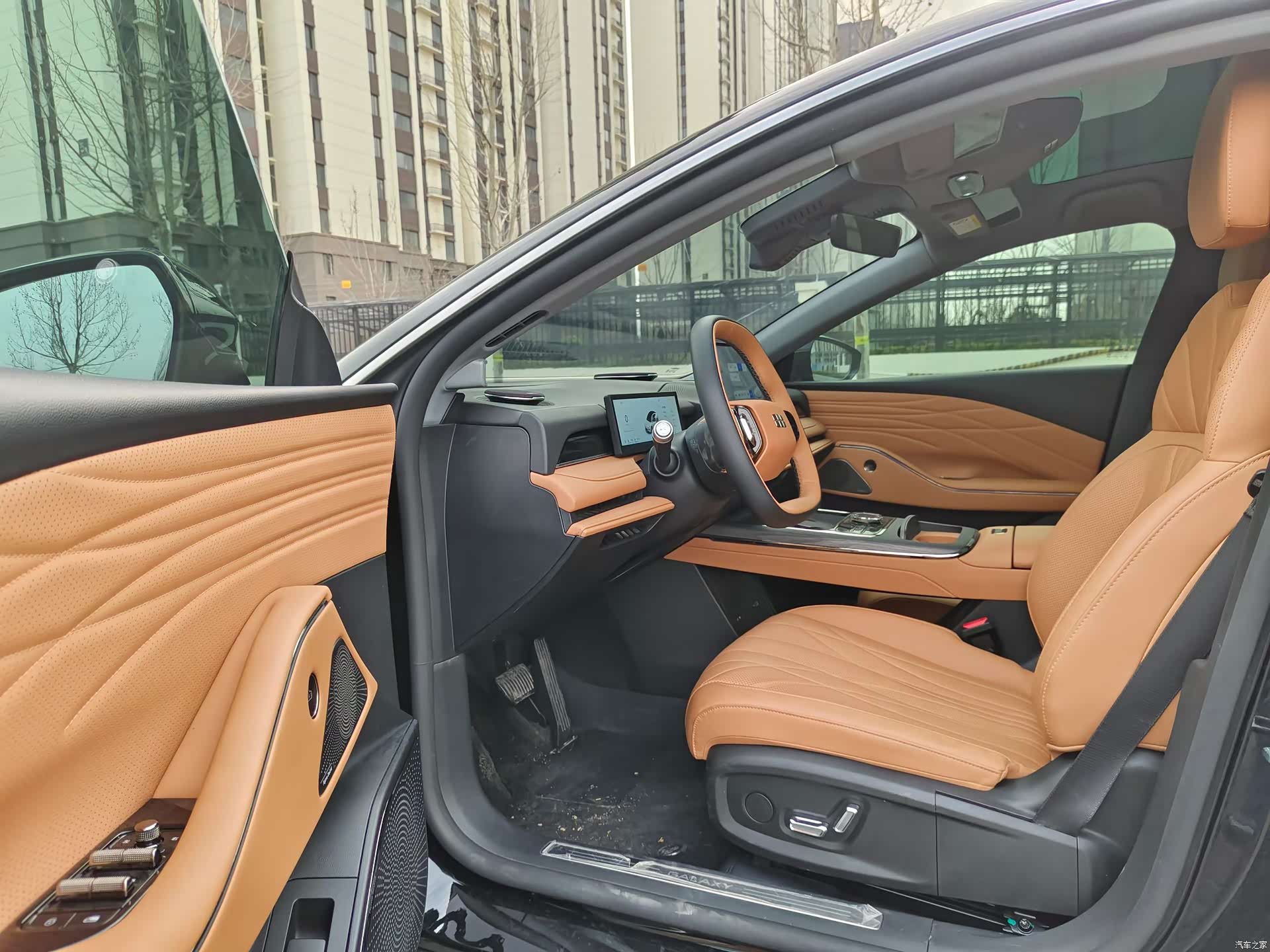 Geely 8, 2025 8
