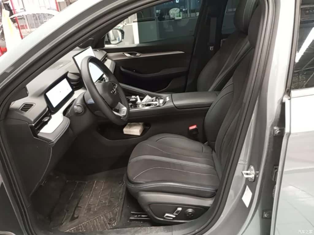 Geely Preface, 2025 15