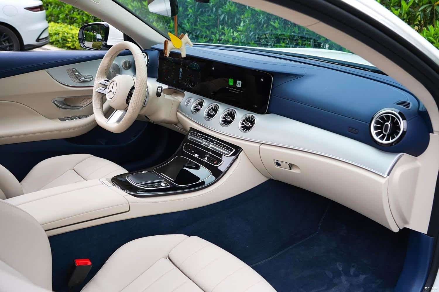 Mercedes-Benz E-Class, 2022 10