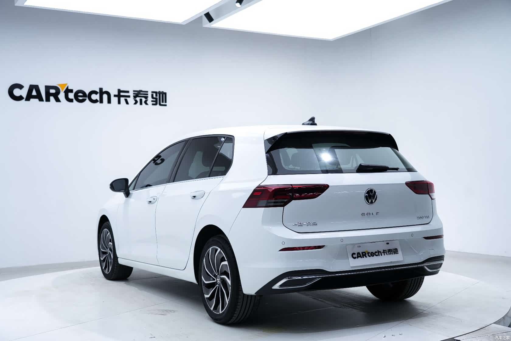 Volkswagen Golf, 2023 10