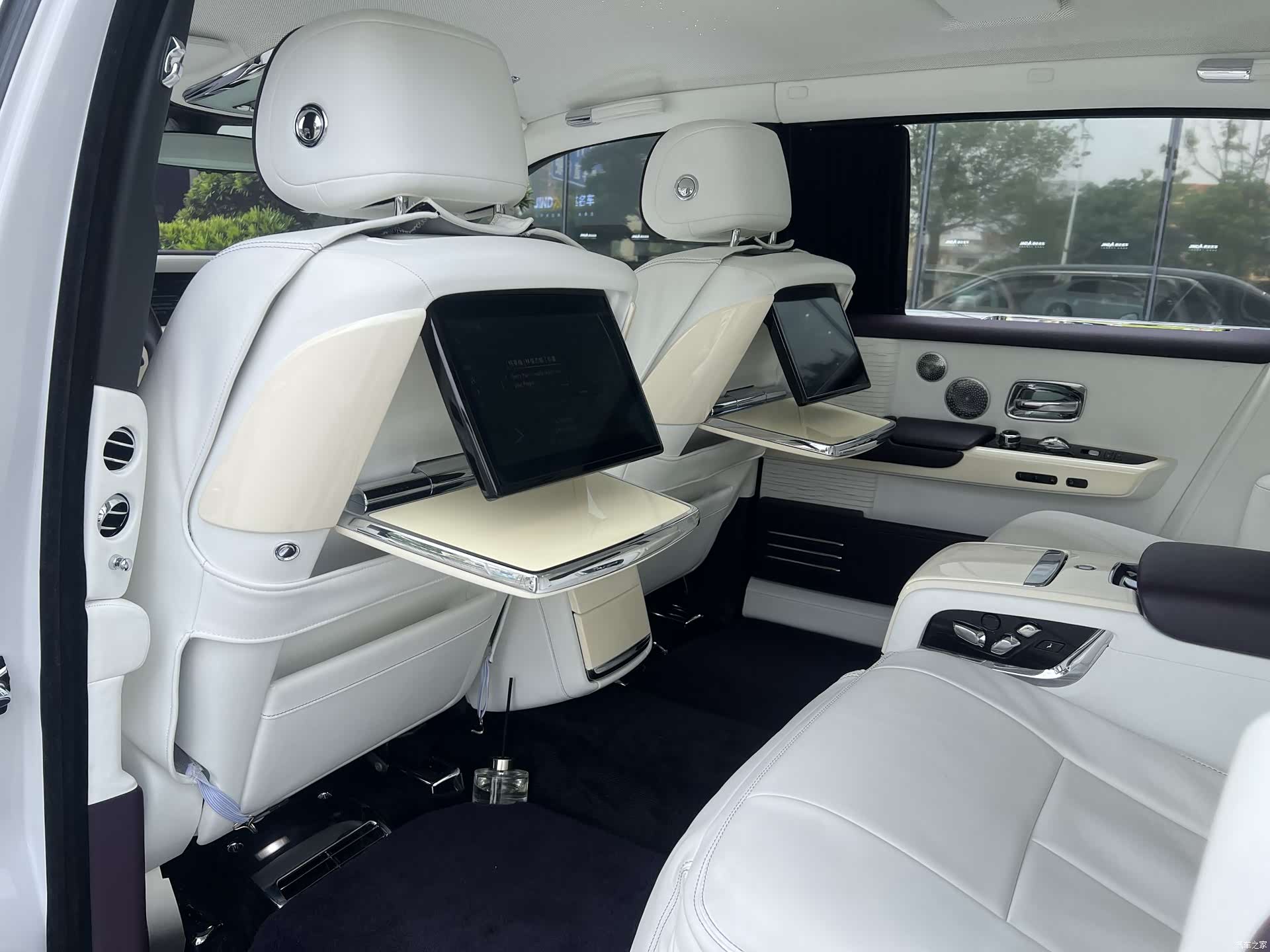 Rolls-Royce Phantom, 2019 12