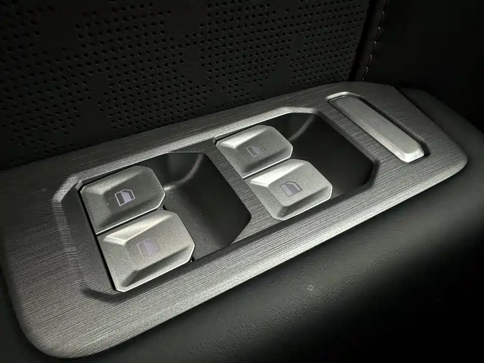 Jetour Jet Traveler C-DM