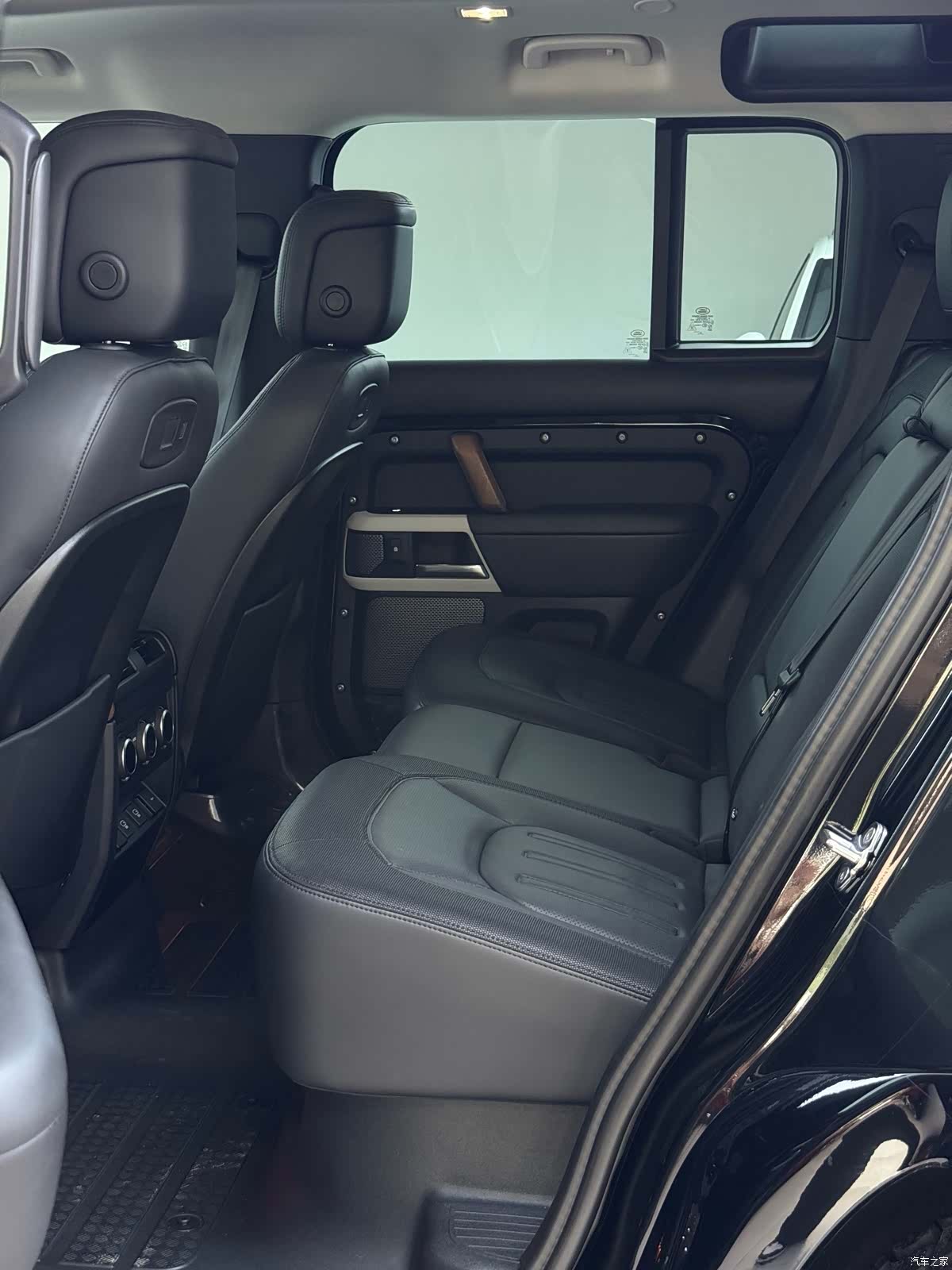 Land Rover Defender, 2022 21