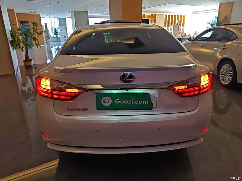 Lexus ES, 2016 6
