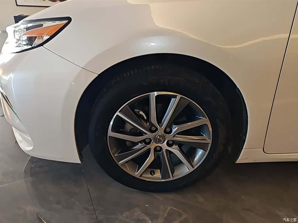 Lexus ES, 2016 23