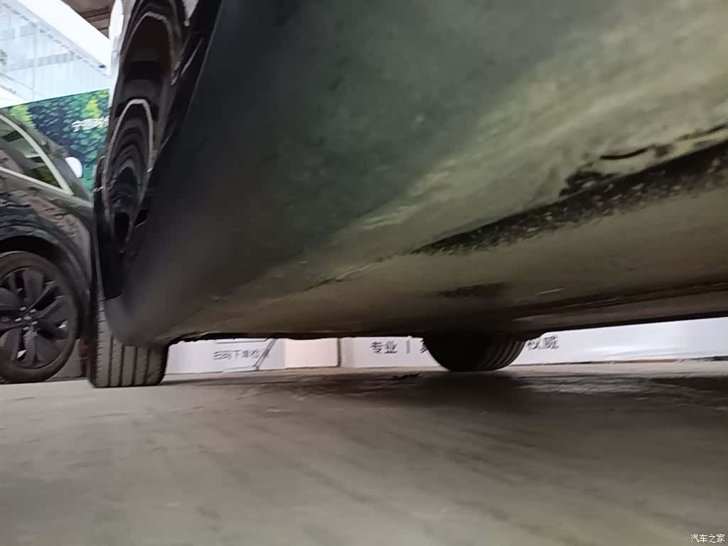 Tesla Model Y, 2024 21