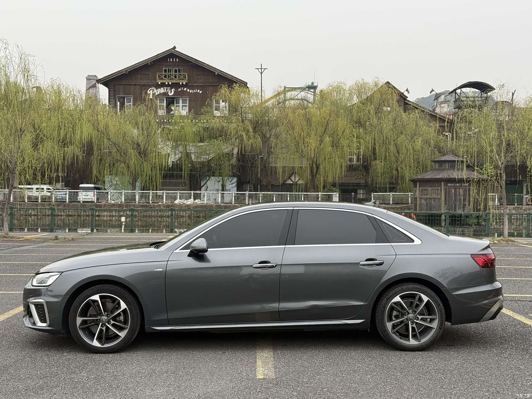 Audi A4L, 2021 3