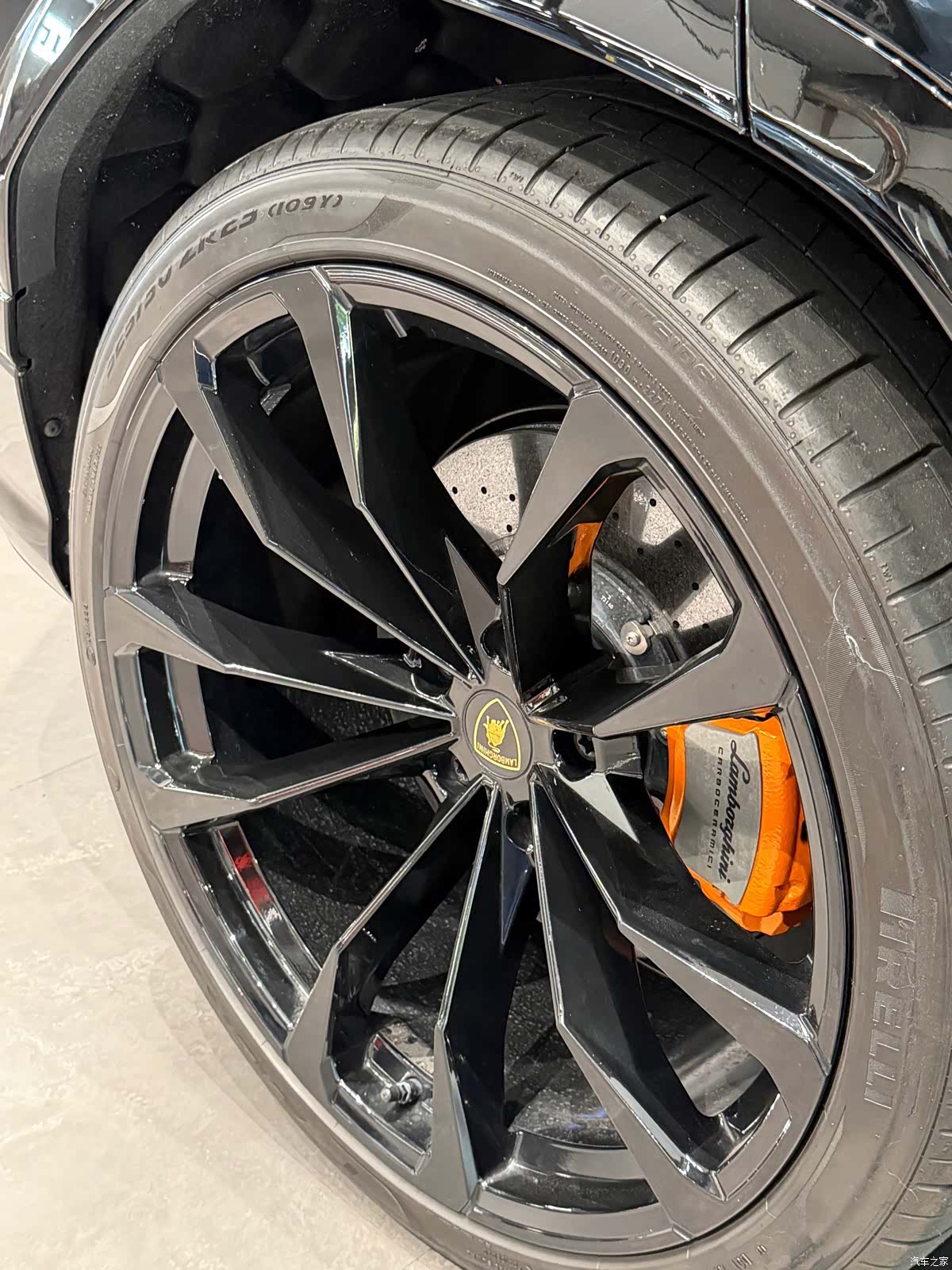 Lamborghini Urus, 2022 26