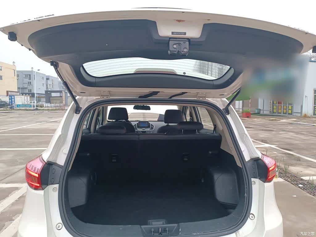 DongFeng AX5, 2017 15