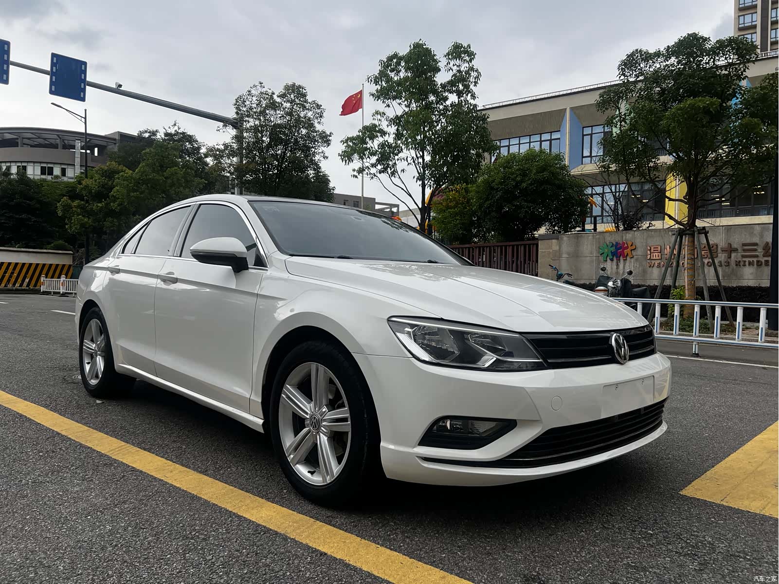 Volkswagen Lamando, 2015 3