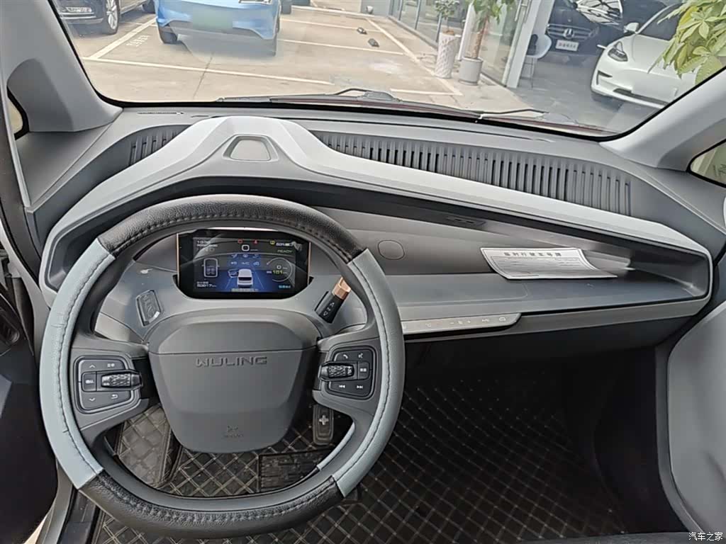 Wuling NanoEV, 2022 10