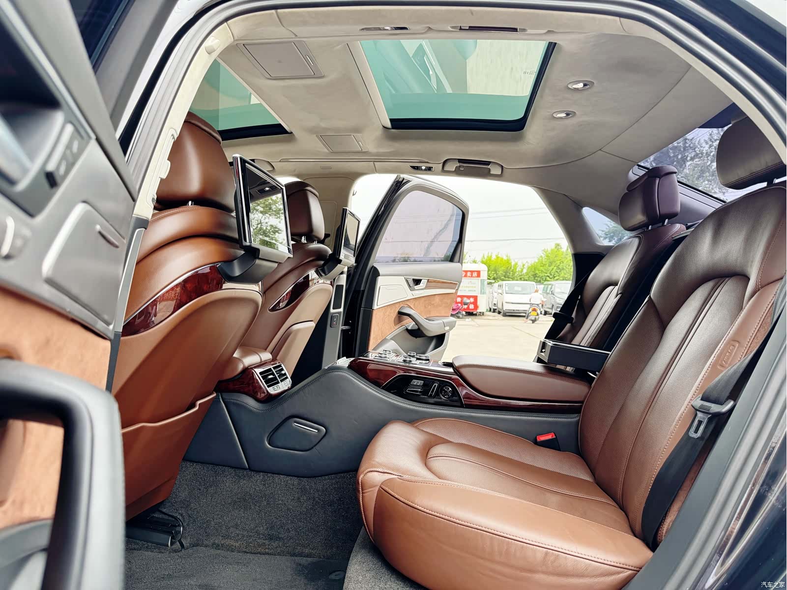 Audi A8L, 2011 24