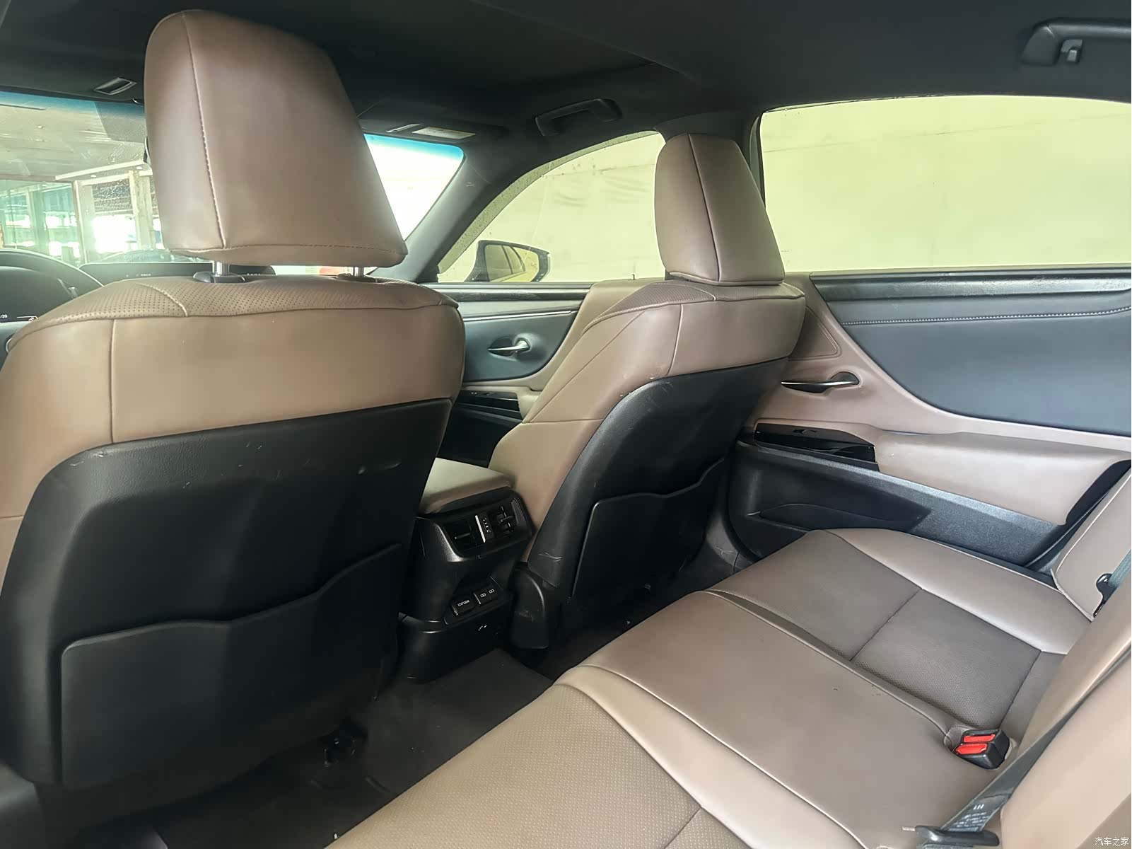 Lexus ES, 2023 13