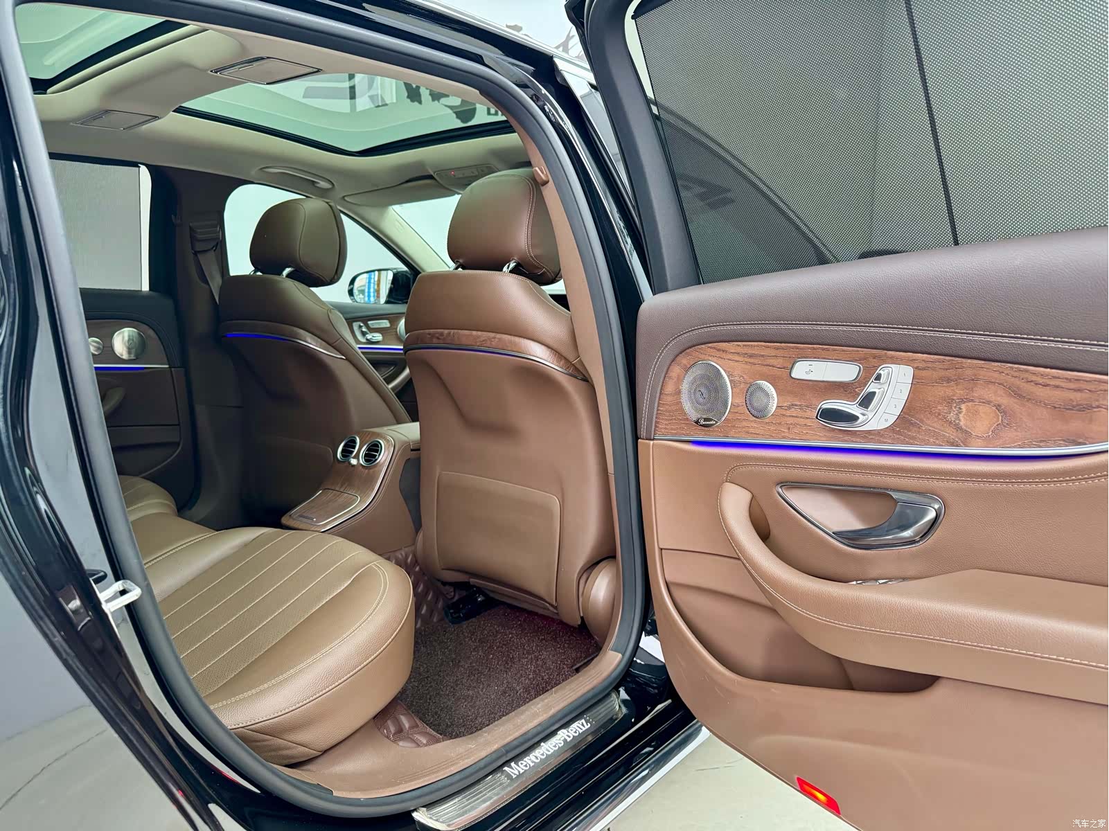 Mercedes-Benz E-Class, 2022 11