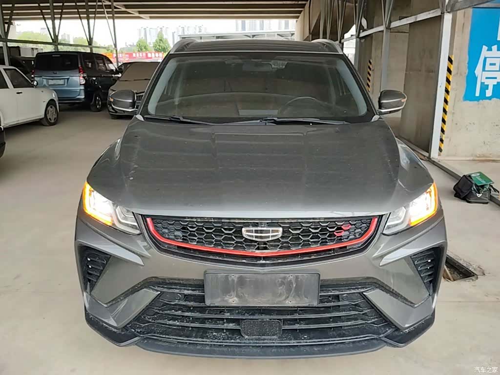 Geely Coolray, 2022 3