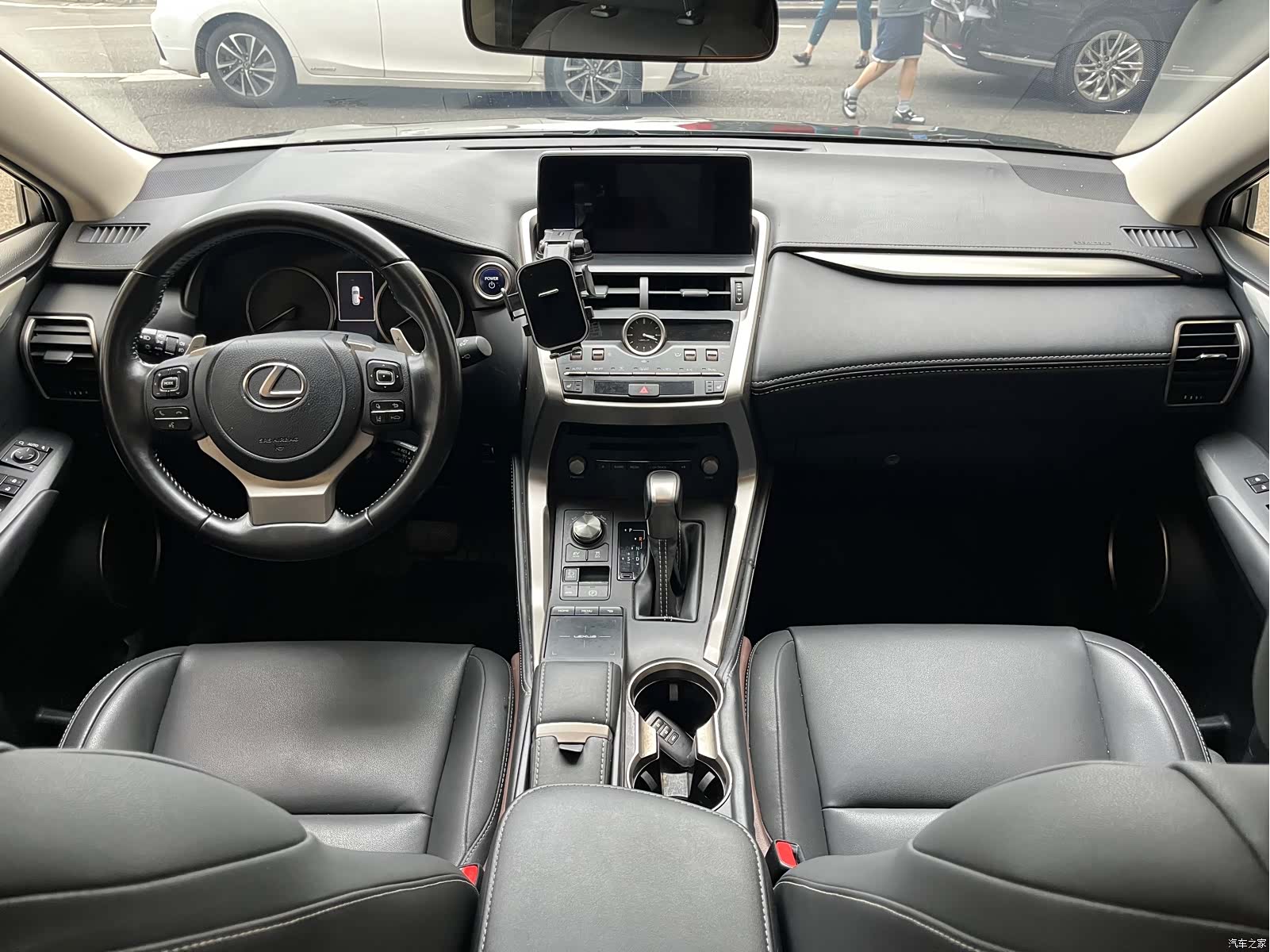Lexus NX, 2020 13