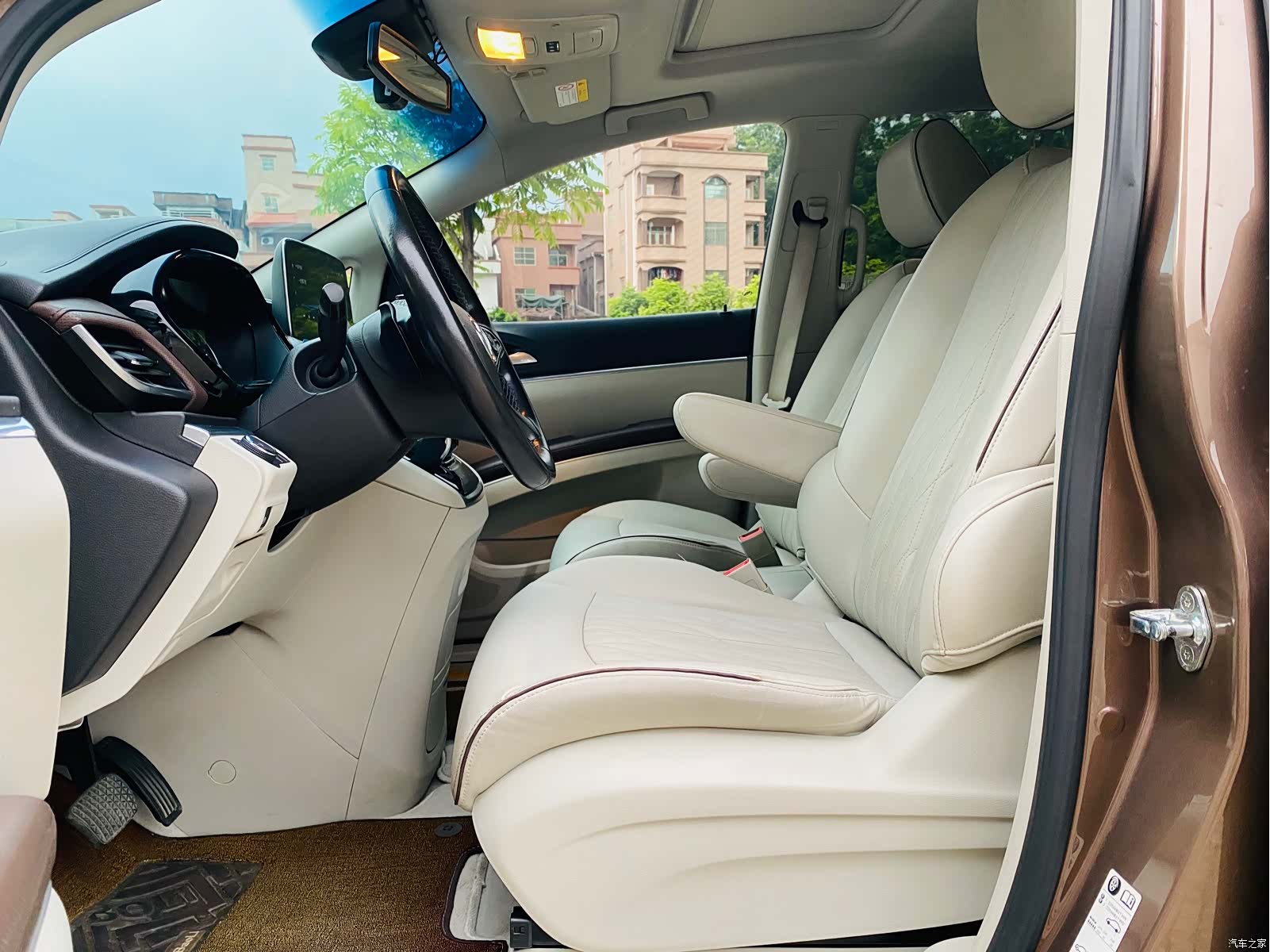 Buick GL8, 2021 все фото