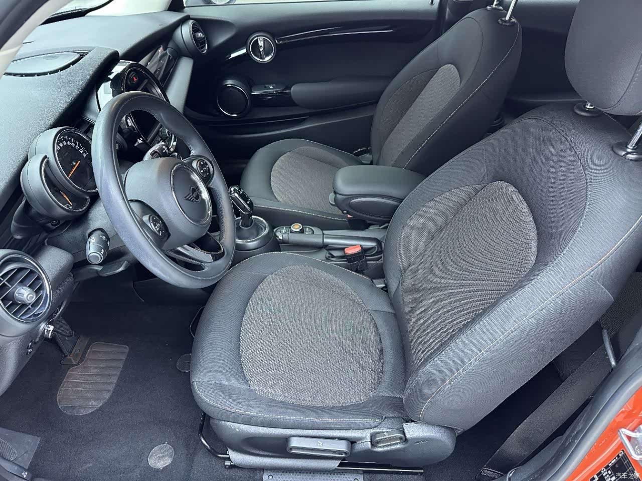 Mini ONE, 2019 8