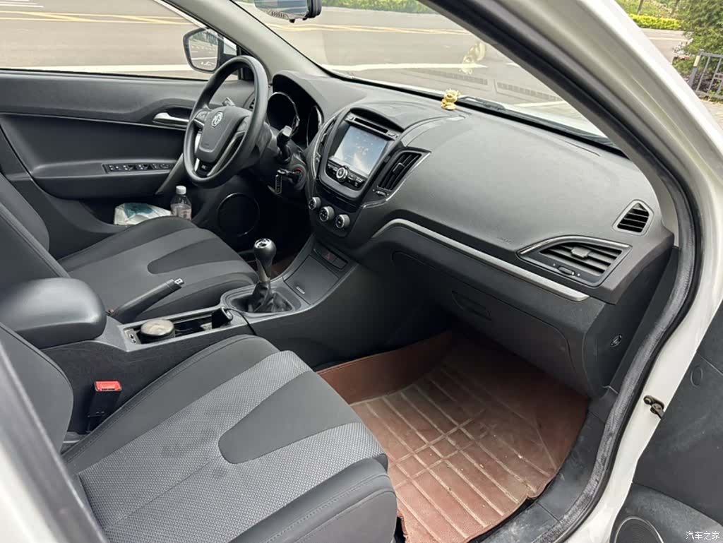 MG MG5, 2015 19