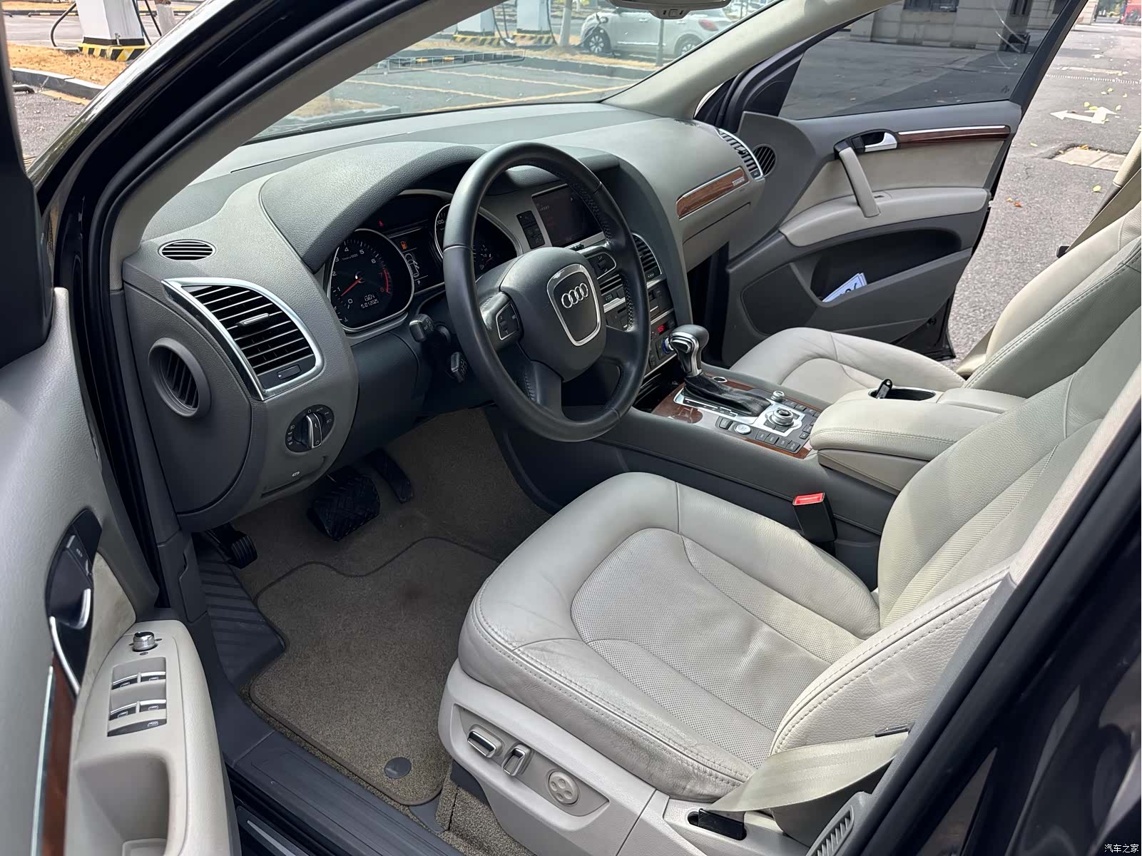 Audi Q7, 2011 6