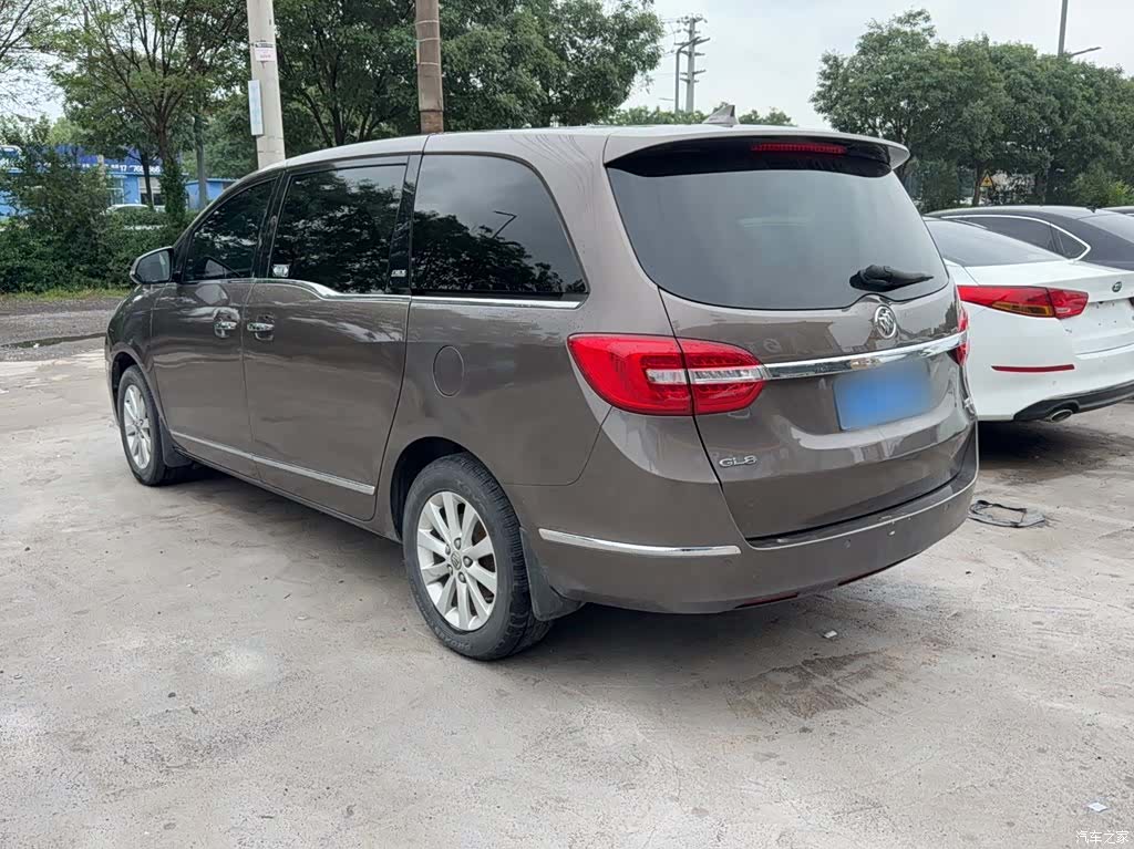 Buick GL8, 2015 7
