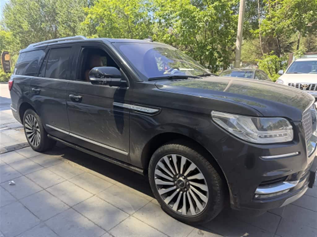 Lincoln Navigator