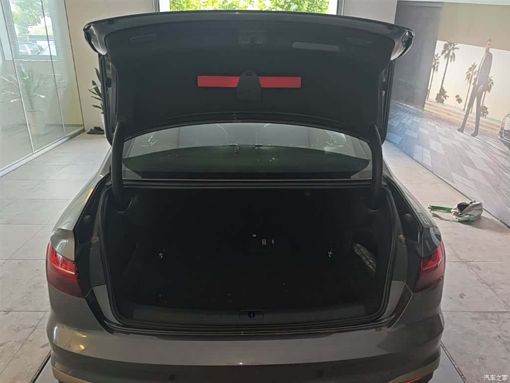 Audi A4L, 2024 19