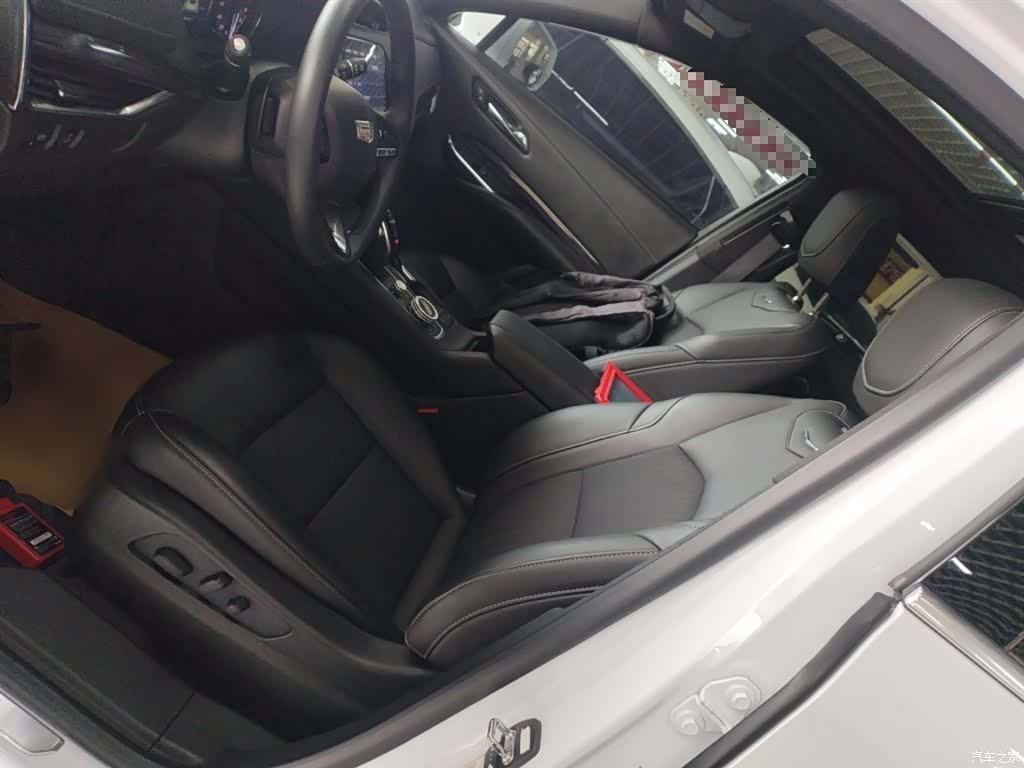 Cadillac XT4, 2022 13